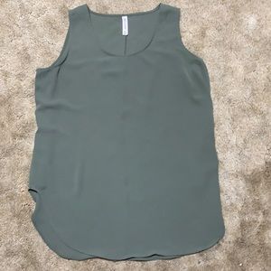 Women’s Zenana Outfitters green top size XL